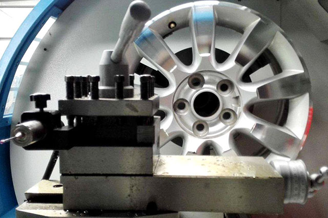 CNC五金加工車(chē)槽都是一次加工到底的嗎？