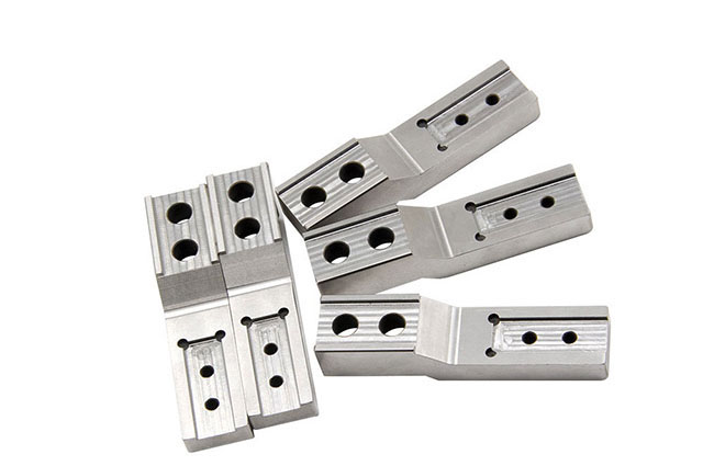 國外口罩緊缺,鋁型材口罩機框架定制加工廠家的為我們怎么做?