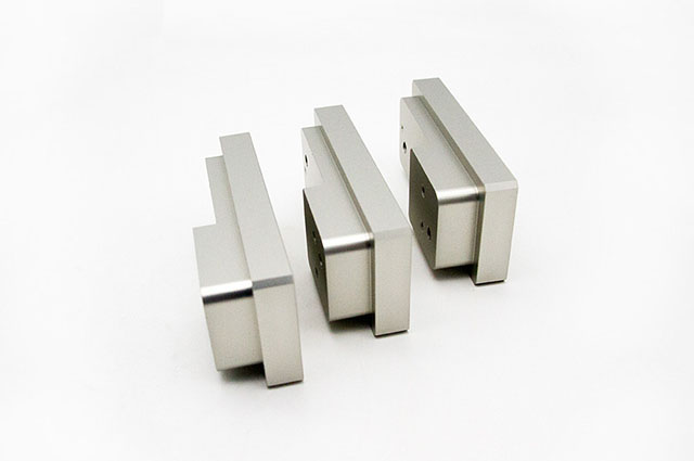 是什么樣的原因?qū)е耤nc加工中心發(fā)生漏油？