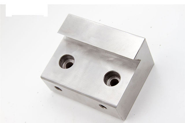 什么是五軸CNC加工中心？五軸CNC加工價格貴嗎？